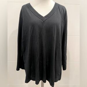 NWT Chicos XL black v neck 3/4 length Length sleeve with stretchy material